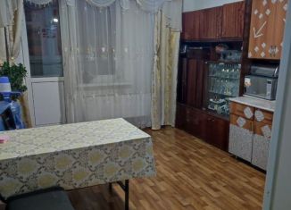 Сдам 2-ком. квартиру, 70 м2, Краснодар, улица Карякина, 22, улица Карякина