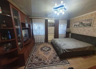 Продается 3-комнатная квартира, 65 м2, Каменск-Шахтинский, улица Подтелкова, 57