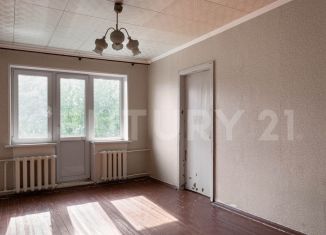 Продам 2-ком. квартиру, 45 м2, Гатчина, улица Володарского, 28