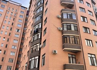 Сдается трехкомнатная квартира, 108 м2, Каспийск, Кавказская улица, 4В