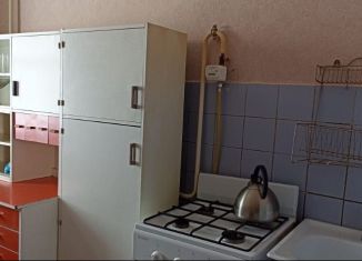 Сдается в аренду 3-комнатная квартира, 59 м2, Нижнекамск, проспект Вахитова, 19А