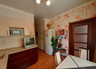 Продам 2-комнатную квартиру, 48.5 м2, Челябинская область, проспект Карла Маркса, 48