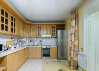 Продам трехкомнатную квартиру, 122 м2, Тюменская область, Олимпийская улица, 10