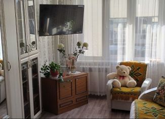 Продам однокомнатную квартиру, 35 м2, Тольятти, Ленинградская улица, 68, Центральный район