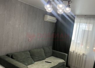 Продаю двухкомнатную квартиру, 44 м2, Новочеркасск, Баклановский проспект, 128