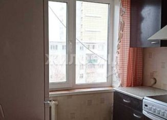 Продам трехкомнатную квартиру, 60.5 м2, Новосибирск, улица Забалуева, 6, метро Площадь Маркса