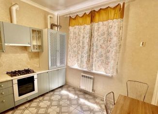Продаю двухкомнатную квартиру, 60 м2, Ставропольский край, Украинская улица, 64К4