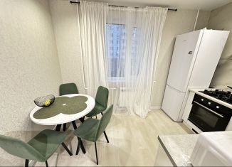 Продается 1-комнатная квартира, 37 м2, Татарстан, улица Маршала Чуйкова, 87