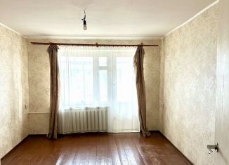 Продажа 3-ком. квартиры, 70 м2, Боровичи, Окуловская улица, 31