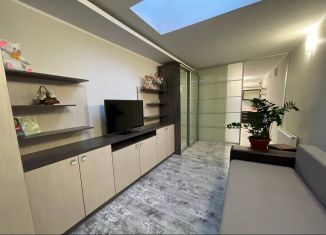 Сдается в аренду 2-ком. квартира, 53 м2, Геленджик, улица Крылова, 6