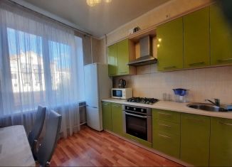 Двухкомнатная квартира в аренду, 60 м2, Магнитогорск, проспект Карла Маркса, 51