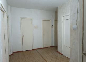 Продам 3-комнатную квартиру, 65.2 м2, Калмыкия, 1-й микрорайон, 23