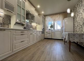 Продается 2-комнатная квартира, 65.2 м2, Йошкар-Ола, улица Льва Толстого, 66, микрорайон Оршанский