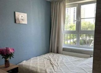 Сдам в аренду 1-ком. квартиру, 32 м2, Тюмень, улица Монтажников, 57, ЖК Видный
