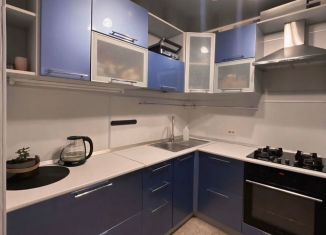 Продается трехкомнатная квартира, 62.7 м2, Челябинск, улица Молодогвардейцев, 4, Курчатовский район