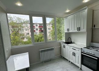 Сдается в аренду 3-ком. квартира, 60 м2, Грозный, улица Л.И. Яшина, 12, 3-й микрорайон