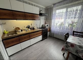 Продаю 4-ком. квартиру, 83.8 м2, посёлок городского типа Энем, Красная улица, 8