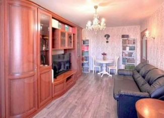 Трехкомнатная квартира на продажу, 61.5 м2, посёлок городского типа Молодёжное, улица Строителей