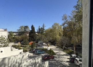 Продаю трехкомнатную квартиру, 94 м2, посёлок городского типа Партенит, Прибрежная улица, 7