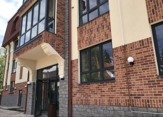Продаю 3-комнатную квартиру, 96 м2, Калининград, улица Ватутина, 38А, Центральный район