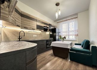 Сдам в аренду двухкомнатную квартиру, 64 м2, деревня Новое Девяткино, Озёрная улица, 8