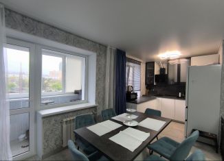 Продажа 3-ком. квартиры, 56 м2, Новороссийск, набережная Адмирала Серебрякова, 49