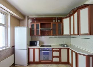 Продажа 2-ком. квартиры, 58 м2, Москва, Нагорный район, Симферопольский бульвар, 17к1