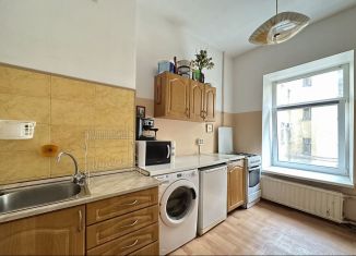 Сдам в аренду 3-ком. квартиру, 48 м2, Санкт-Петербург, улица Декабристов, 10, метро Сенная площадь