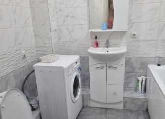 Сдается в аренду 1-ком. квартира, 41 м2, Тюмень, улица Монтажников, 40, ЖК Пятый квартал