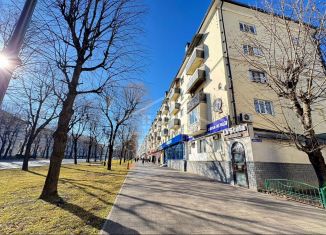 Продаю помещение свободного назначения, 200 м2, Нальчик, район Центр, проспект Ленина, 43