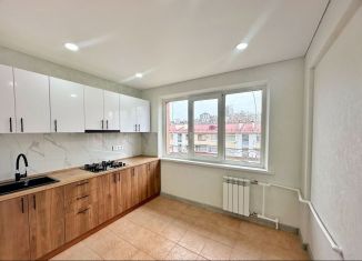 Продажа 2-ком. квартиры, 50 м2, Сочи, улица Чехова, 5, микрорайон Донская