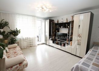 Продается 2-комнатная квартира, 42.6 м2, Екатеринбург, улица Пехотинцев, 10, метро Уральская