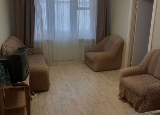 Сдается в аренду 2-ком. квартира, 45 м2, Псков, улица Розы Люксембург, 27