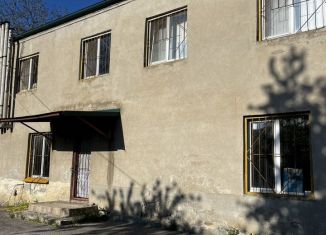 Продаю помещение свободного назначения, 256 м2, Нальчик, 1-й Промышленный проезд, 5А