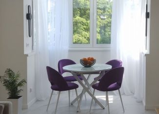 Однокомнатная квартира в аренду, 47 м2, Сочи, улица Конституции СССР, микрорайон Центральный