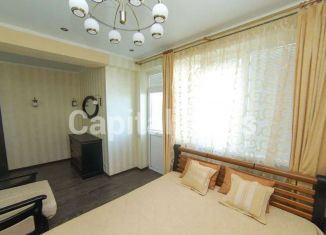 Сдаю в аренду 2-ком. квартиру, 60 м2, Сочи, улица Есауленко, 4/5, микрорайон Приморье