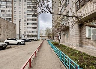 Продается трехкомнатная квартира, 59.6 м2, Киров, улица Свободы, 155