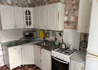 Сдача в аренду трехкомнатной квартиры, 65 м2, Салават, улица Губайдуллина, 2