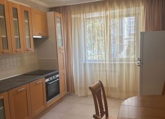 Сдаю двухкомнатную квартиру, 80 м2, Краснодар, улица имени Пушкина, 4А, микрорайон Центральный