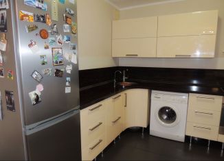 Четырехкомнатная квартира на продажу, 74.4 м2, Тюмень, улица Федюнинского, 7А