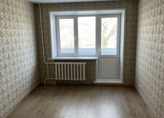 Продаю 3-комнатную квартиру, 54 м2, Бежецк, улица Нечаева, 7