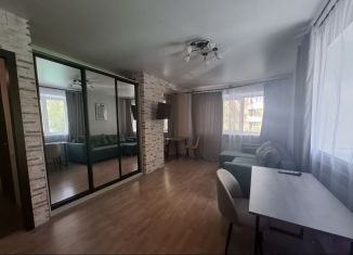 Сдаю 1-комнатную квартиру, 33 м2, Нижний Новгород, улица Сурикова, 2