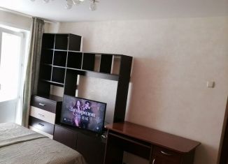 Сдам в аренду 1-комнатную квартиру, 40 м2, Реутов, улица Октября, 2
