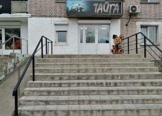 Продаю торговую площадь, 33.2 м2, поселок городского типа Карымское, Ленинградская улица, 46