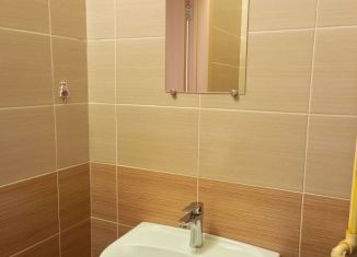 Сдача в аренду 2-ком. квартиры, 56 м2, Челябинск, улица Александра Шмакова, 21, Курчатовский район