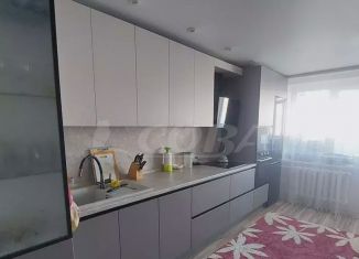 Продажа 3-ком. квартиры, 90 м2, Тюмень, улица Монтажников, 41, ЖК Юбилейный