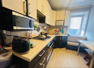 Продаю 2-ком. квартиру, 48 м2, Псковская область, улица Карла Либкнехта, 9/14