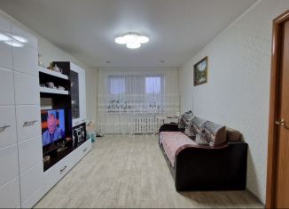 Продажа 3-комнатной квартиры, 62 м2, Азнакаево, улица Гагарина, 13