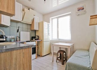 Сдаю 2-ком. квартиру, 50 м2, Калининград, улица Каштановая Аллея, 1, Центральный район