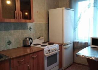 Продается 3-ком. квартира, 65 м2, Челябинская область, улица Братьев Кашириных, 105А